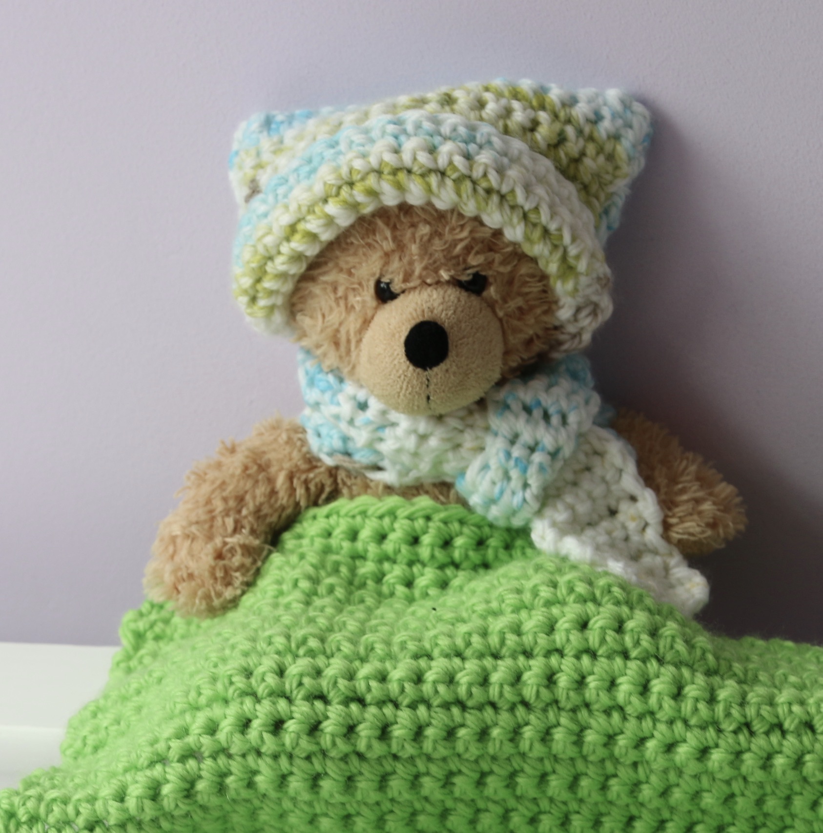 Crochet kit for kids - hat and scarf